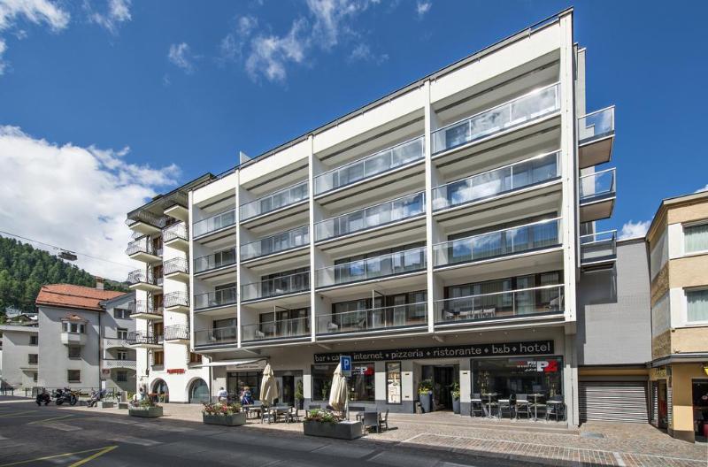 Hotel Loeffler Санкт-Мориц Экстерьер фото