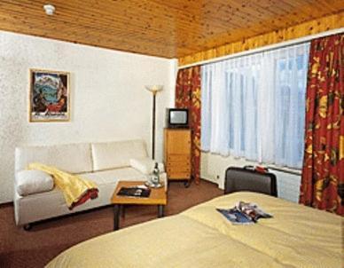 Hotel Loeffler Санкт-Мориц Экстерьер фото